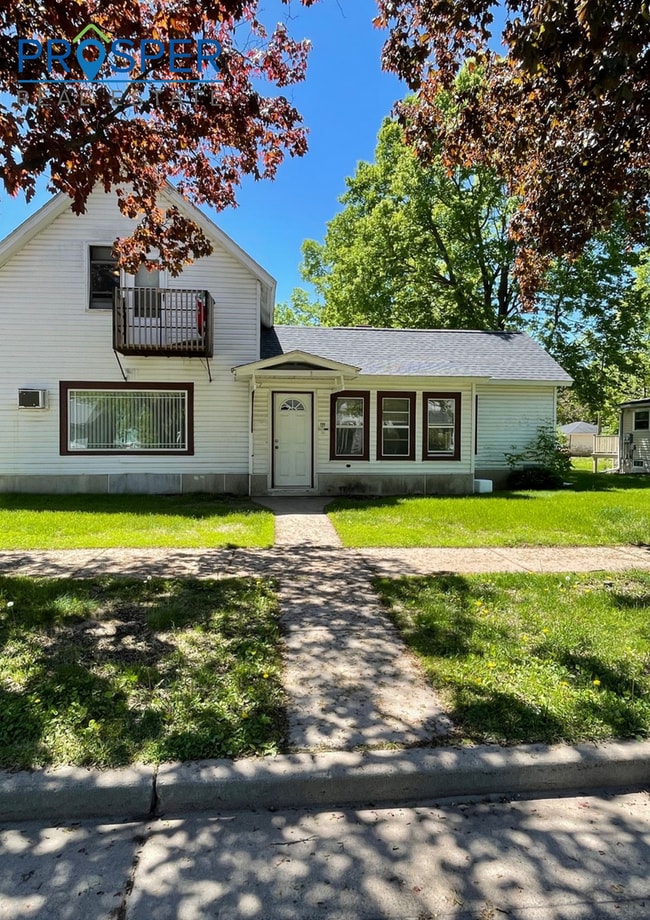 Building Photo - 709 Niagara St