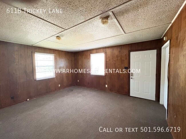 Building Photo - 611 W Trickey Ln
