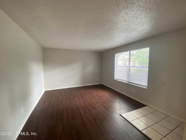 Building Photo - 469 Crabapple Ct