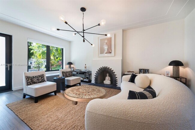 Foto del edificio - 757 NE 74th St