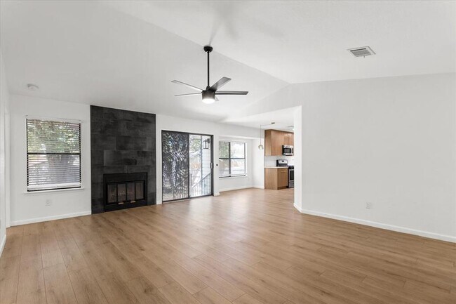 Foto del edificio - 7800 Turquoise Trail