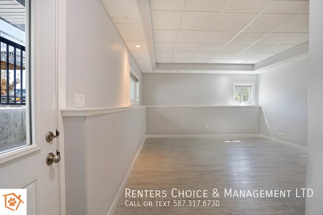 Building Photo - 1 BEDROOM BASEMENT SUITE CLOSE TO SCHOOLS