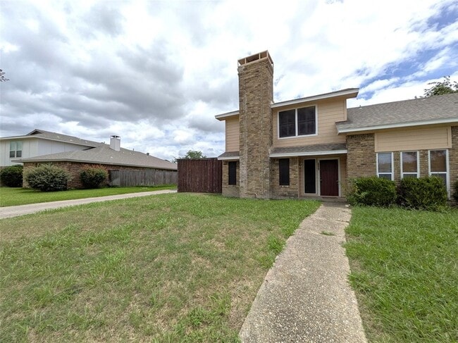 Photo - 3302 Townbluff Place House