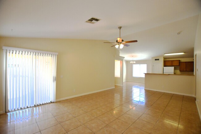 Building Photo - 1867 E Kachina Dr