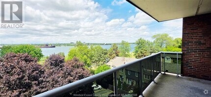 Building Photo - 3905 Riverside Dr