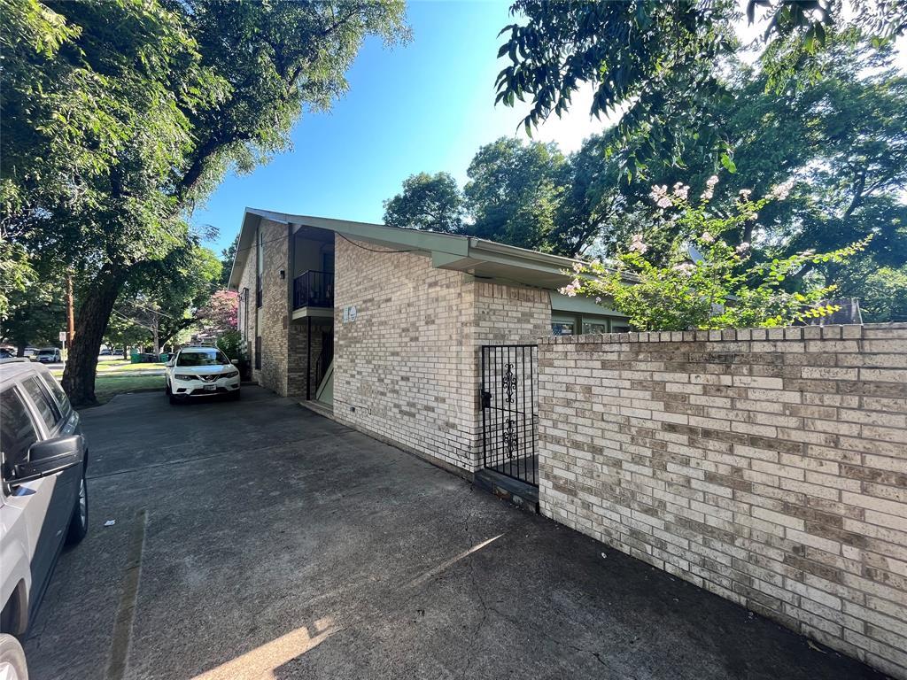 Foto principal - 902 N Austin St