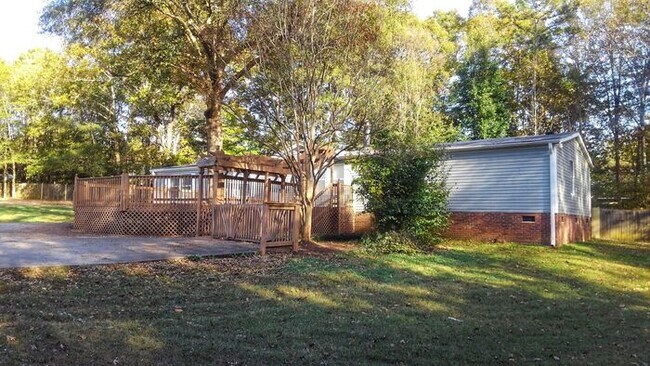 Building Photo - 363 Goldsmith Rd