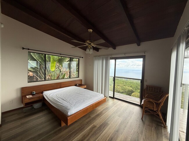 Building Photo - Furnished Pool House Studio with Lanai