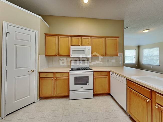 Foto del edificio - 5702 Creekfront Ct