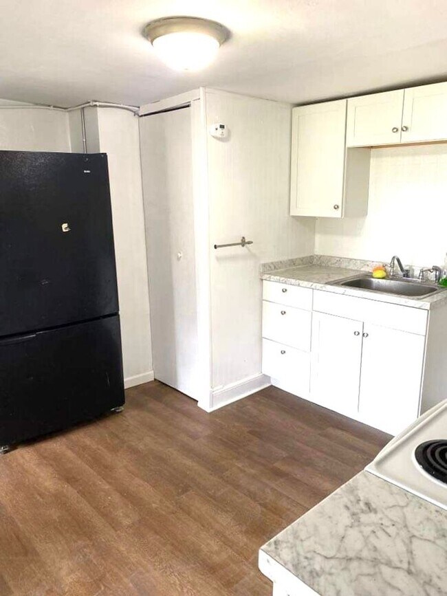 Building Photo - Whitehall Rental Listing