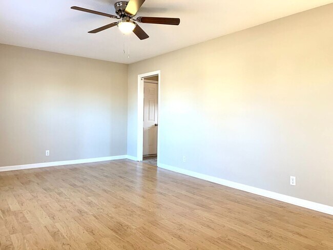 Building Photo - 498 Bunker Hill Rd