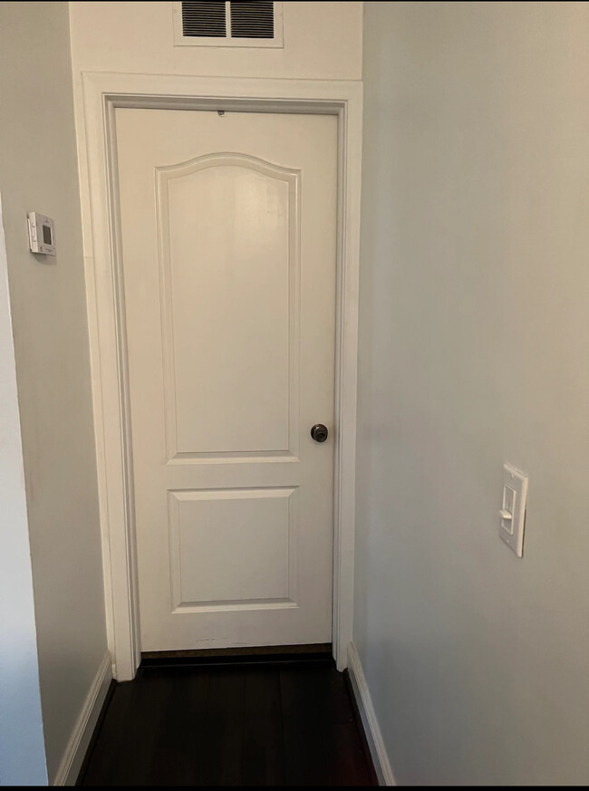 Foto del edificio - 4612 Kingston St