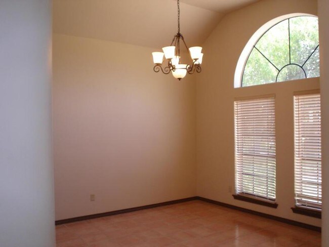 Building Photo - 7030 Ashdown Dr