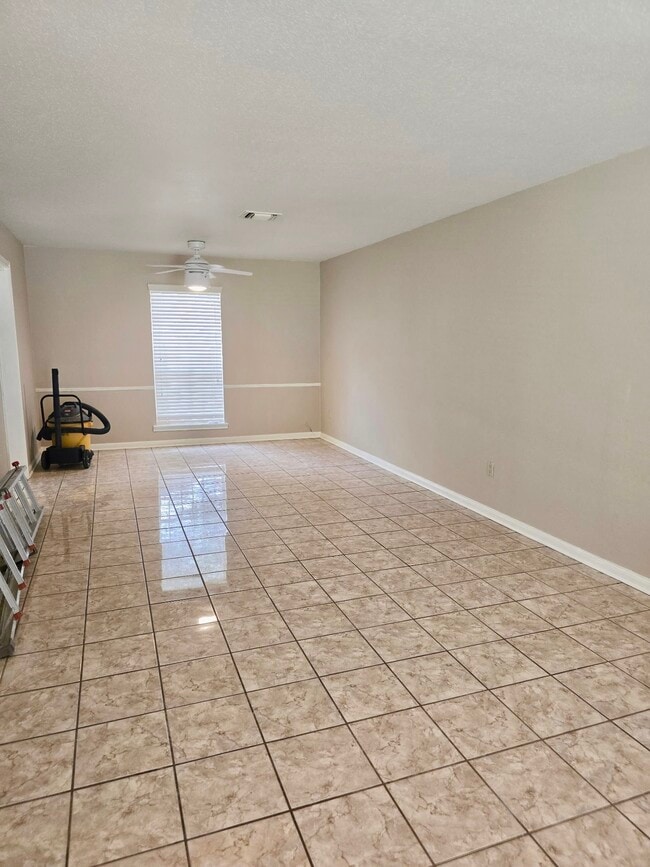 Building Photo - 5510 Deep Forest Dr