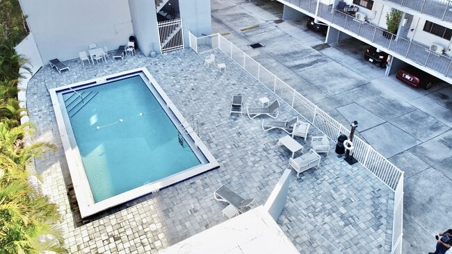 Building Photo - 826 Wiggins Pass Rd