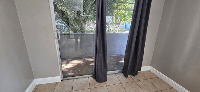 Photo - 2010 18th St Apartment