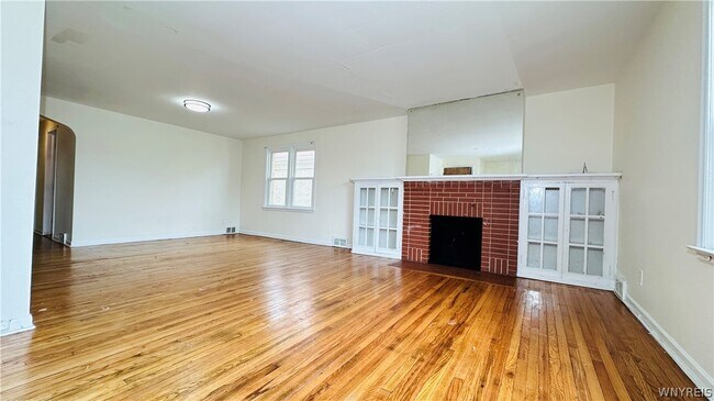 Foto del edificio - 1553 Whitney Ave