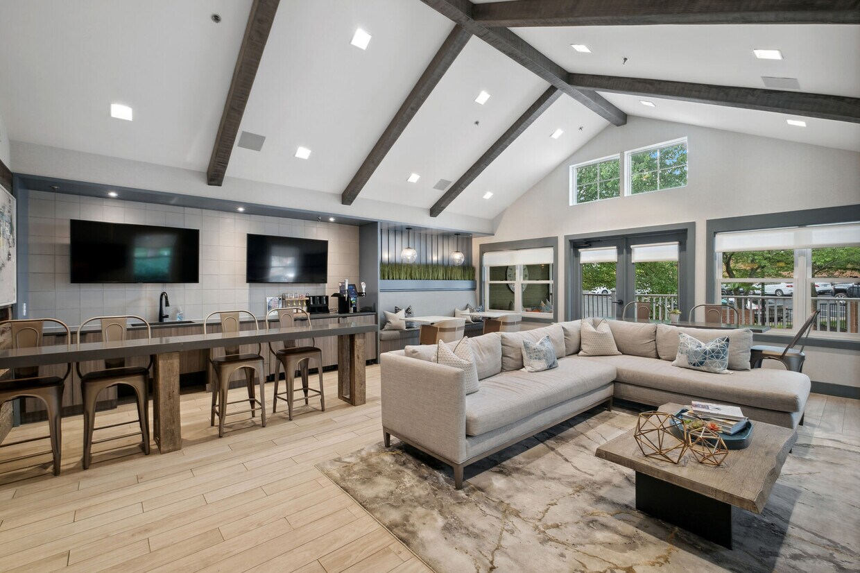 Arbors on Duke Apartments in Alexandria, VA