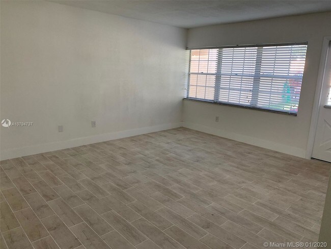Building Photo - 1326 N Quetzal Ct