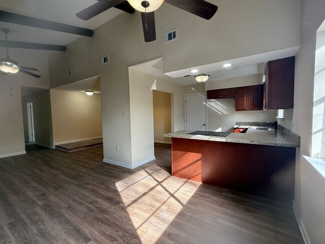 Foto del edificio - Northwood Village Corner Lot