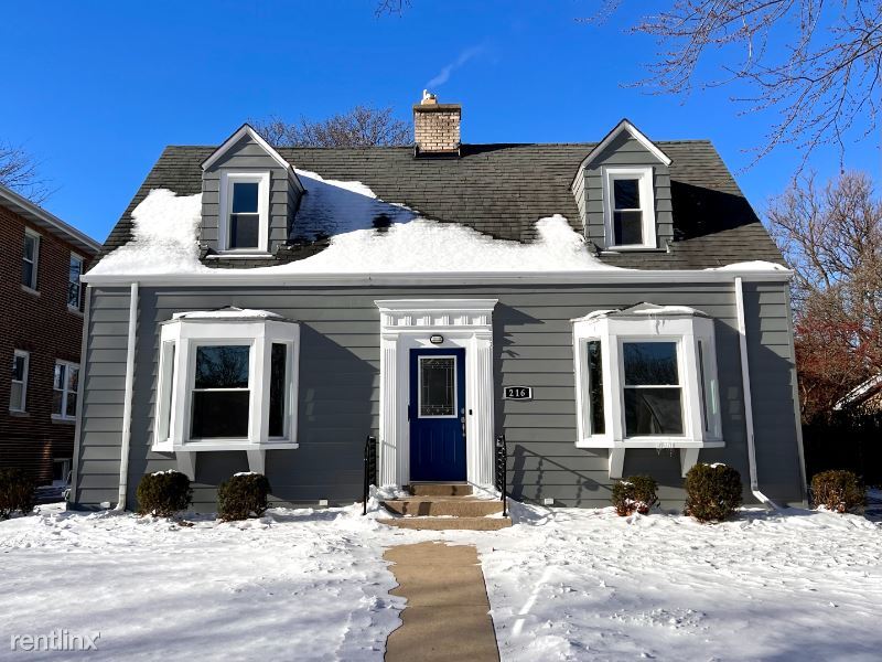 Primary Photo - 2 br, 1.5 bath House - 216 S Michigan Ave