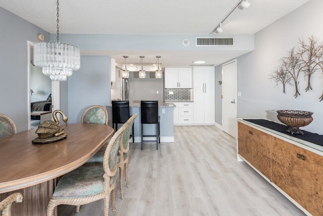 Building Photo - 2400  Presidential Way 1806