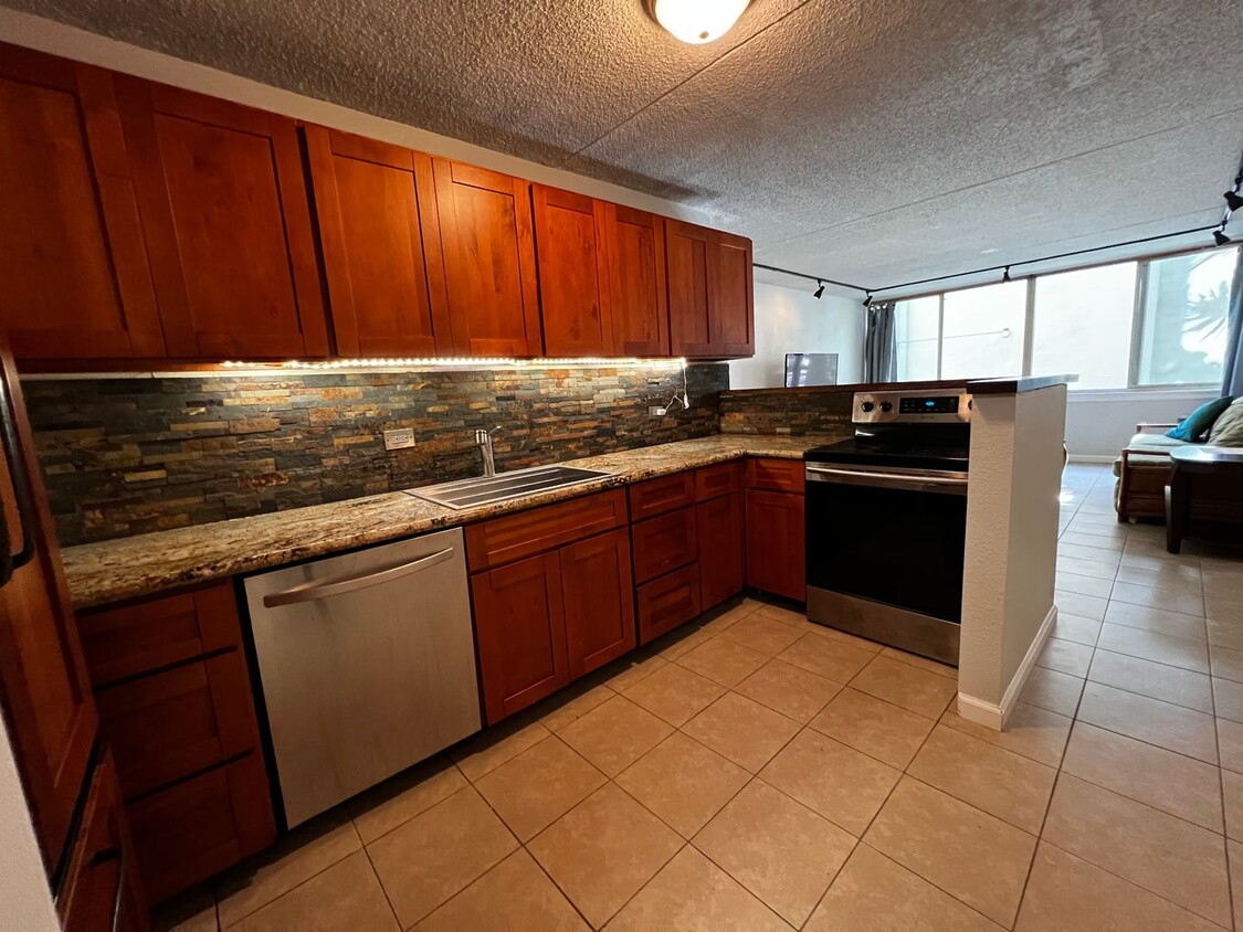 Primary Photo - Renovated, Partially Furnished, Central Lo...