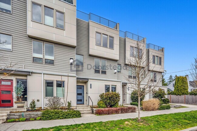 Building Photo - 304 N 120th St
