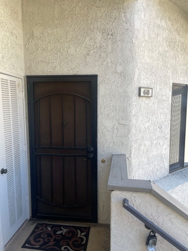 Building Photo - Phillips Ranch 2 Bedroom Condo