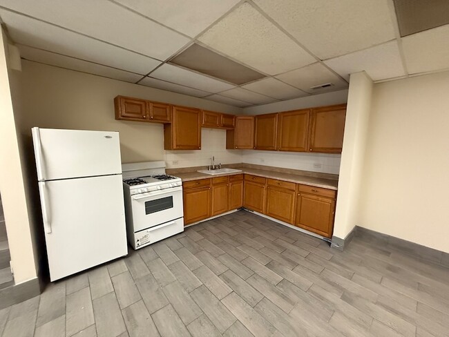 Building Photo - 3144 Harlem Ave