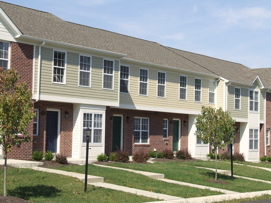 Building Photo - 136 Laurel Crest Dr