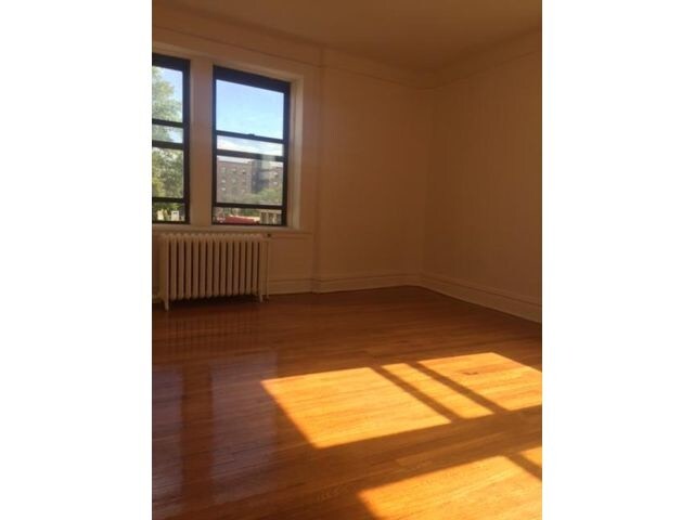 Foto del edificio - 9420 66th Ave