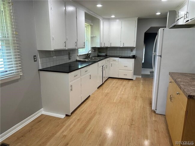 Foto del edificio - 7841 Transit Rd