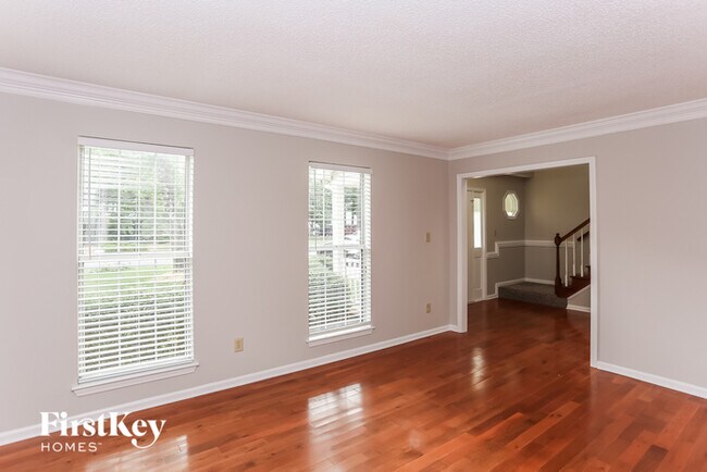 Foto del edificio - 6730 Fenning Dr