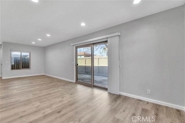 Building Photo - 2335 Dahlia Dr