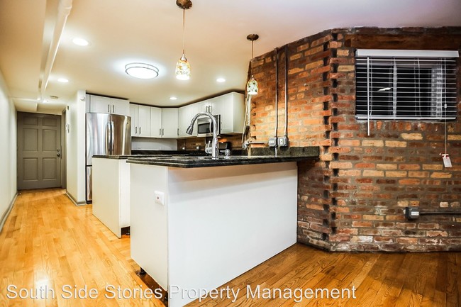 Building Photo - 436 E 45th Pl
