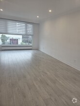 Building Photo - 5706 Av Lockwood