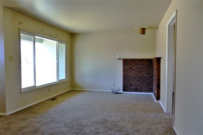 Building Photo - 1609 Widefield Dr