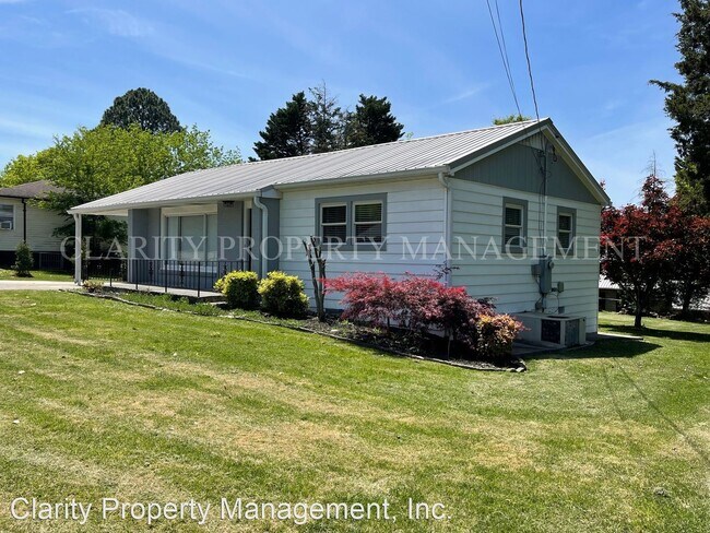 Building Photo - 3 br, 2 bath House - 4133 Highway Dr.