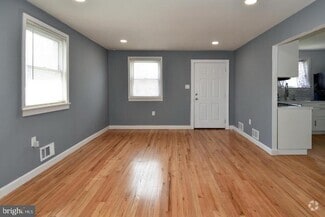 Building Photo - 918 Clovis Ave