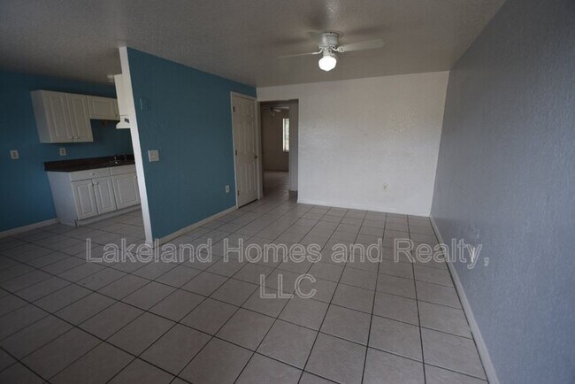 Building Photo - 513 Twin Pines Ln