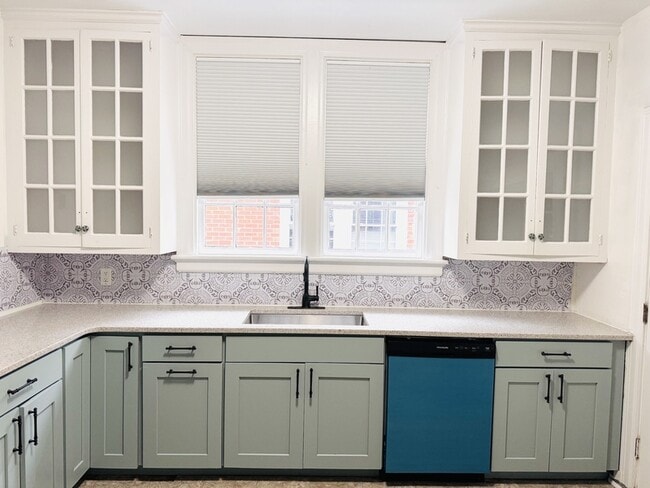 Foto del edificio - 711 Kenan St W