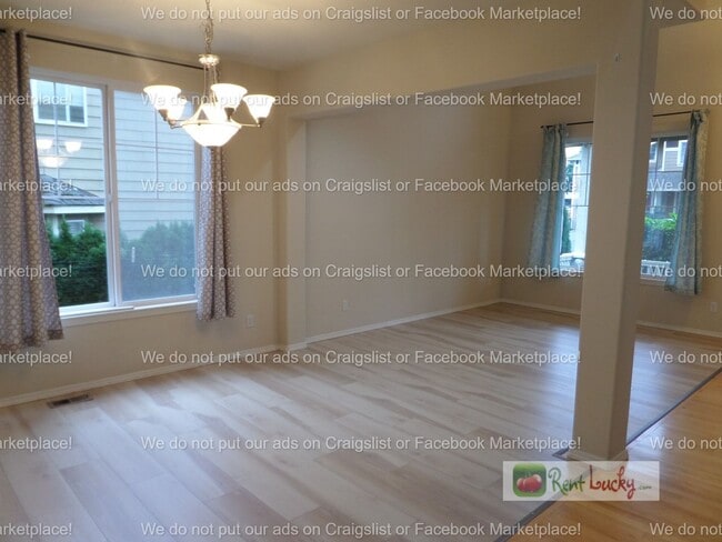 Building Photo - Meticulously Maintained 4-Bedroom Home in Sought-After Bothell Location!