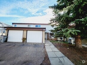 Building Photo - 237 Grandin Village
