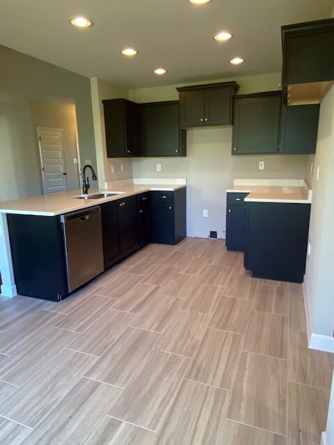 Foto principal - 8698 Clark Ave