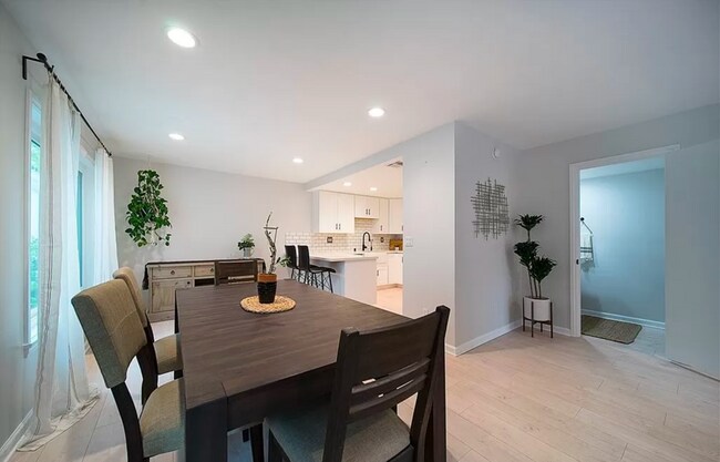 Building Photo - 4257 Laurel Canyon Blvd