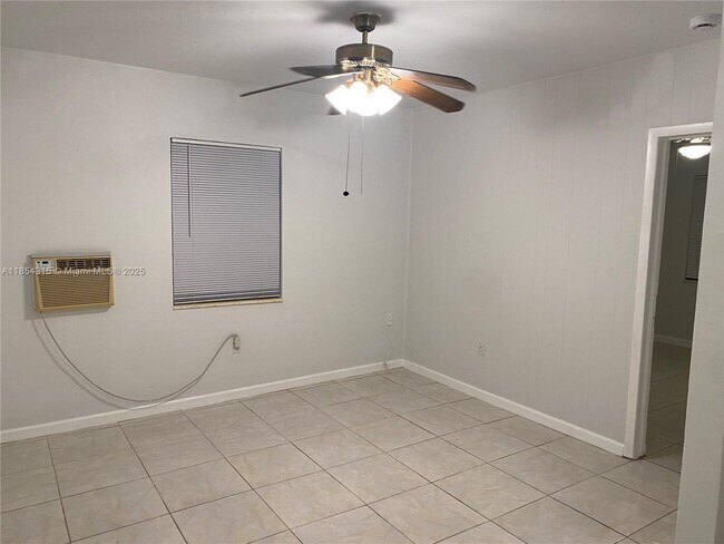 Foto del edificio - 1021 SW 3rd St