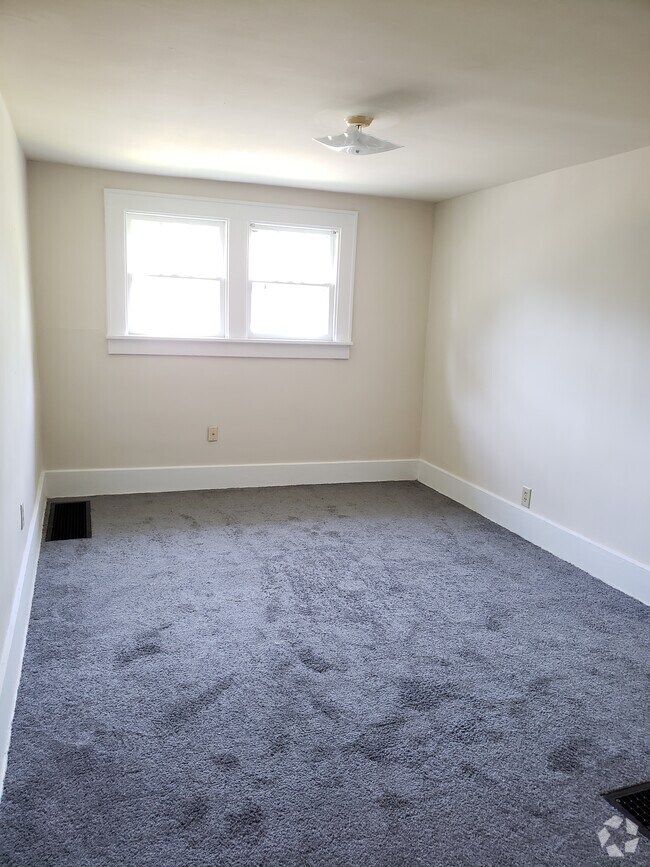 Building Photo - 304 Perrin Ave