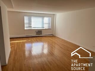 Foto principal - 8644 Skokie Blvd