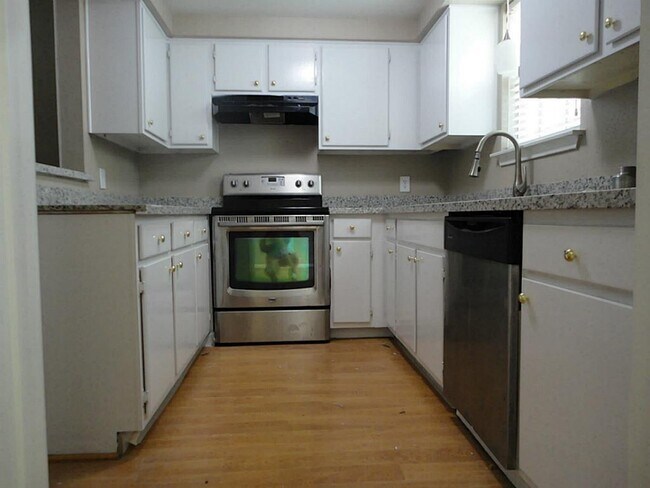 Foto del edificio - 11710 Southlake Dr